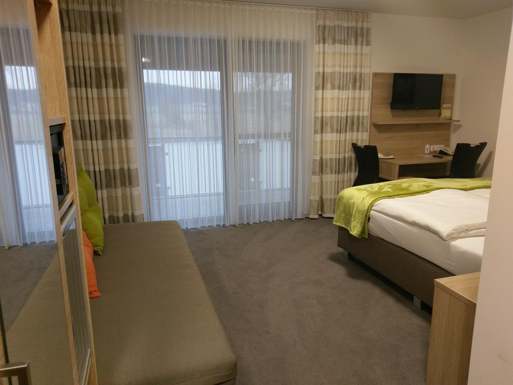 Windsbach Gasthaus Pension Rezatgrund מראה חיצוני תמונה