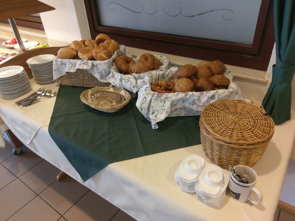 Windsbach Gasthaus Pension Rezatgrund מראה חיצוני תמונה