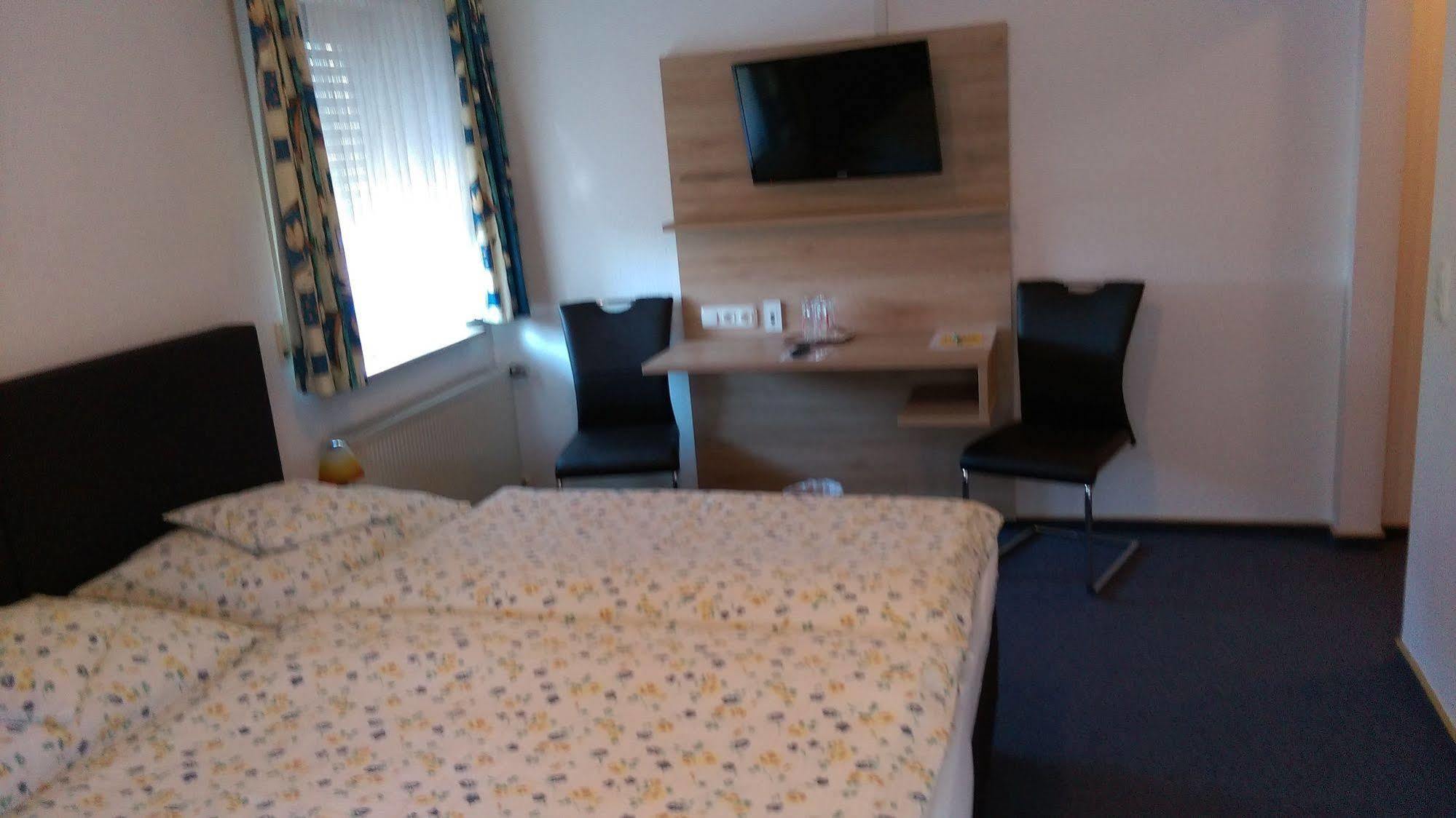 Windsbach Gasthaus Pension Rezatgrund מראה חיצוני תמונה